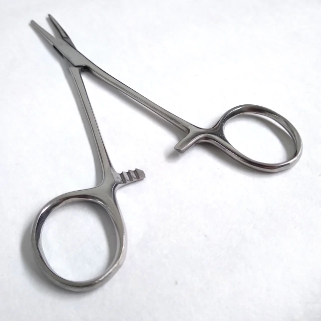 Pinza mosquito. 14 cm